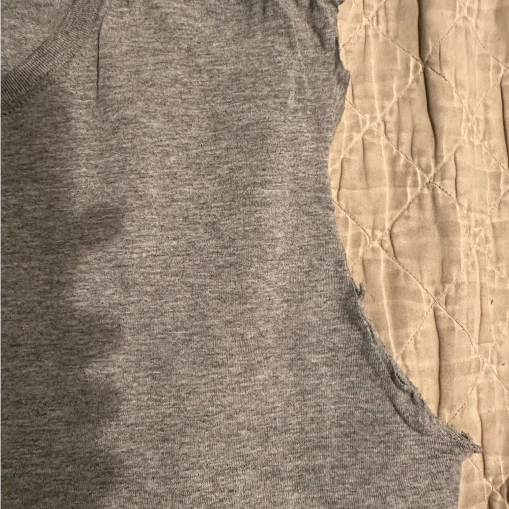 Gray Jerzee’s Men Sleeveless Top-Size- Large - Picture 3 of 8